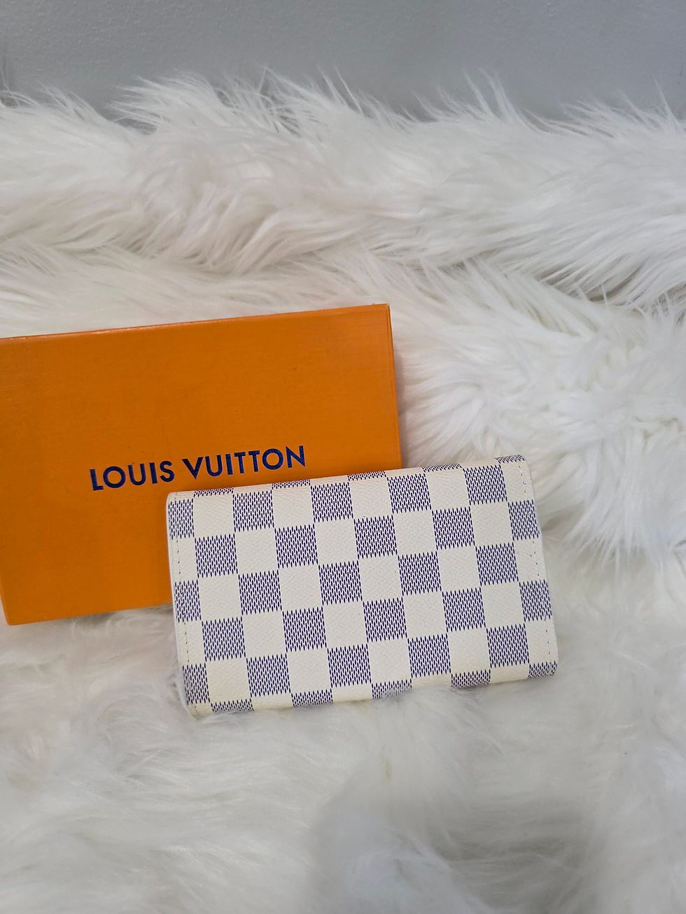 Thumbnail: LV Azur Half Wallet