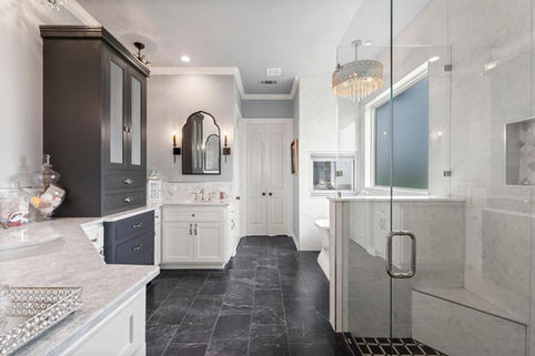 Best Custom Bathroom Cabinets in Montgomery County, Texas.