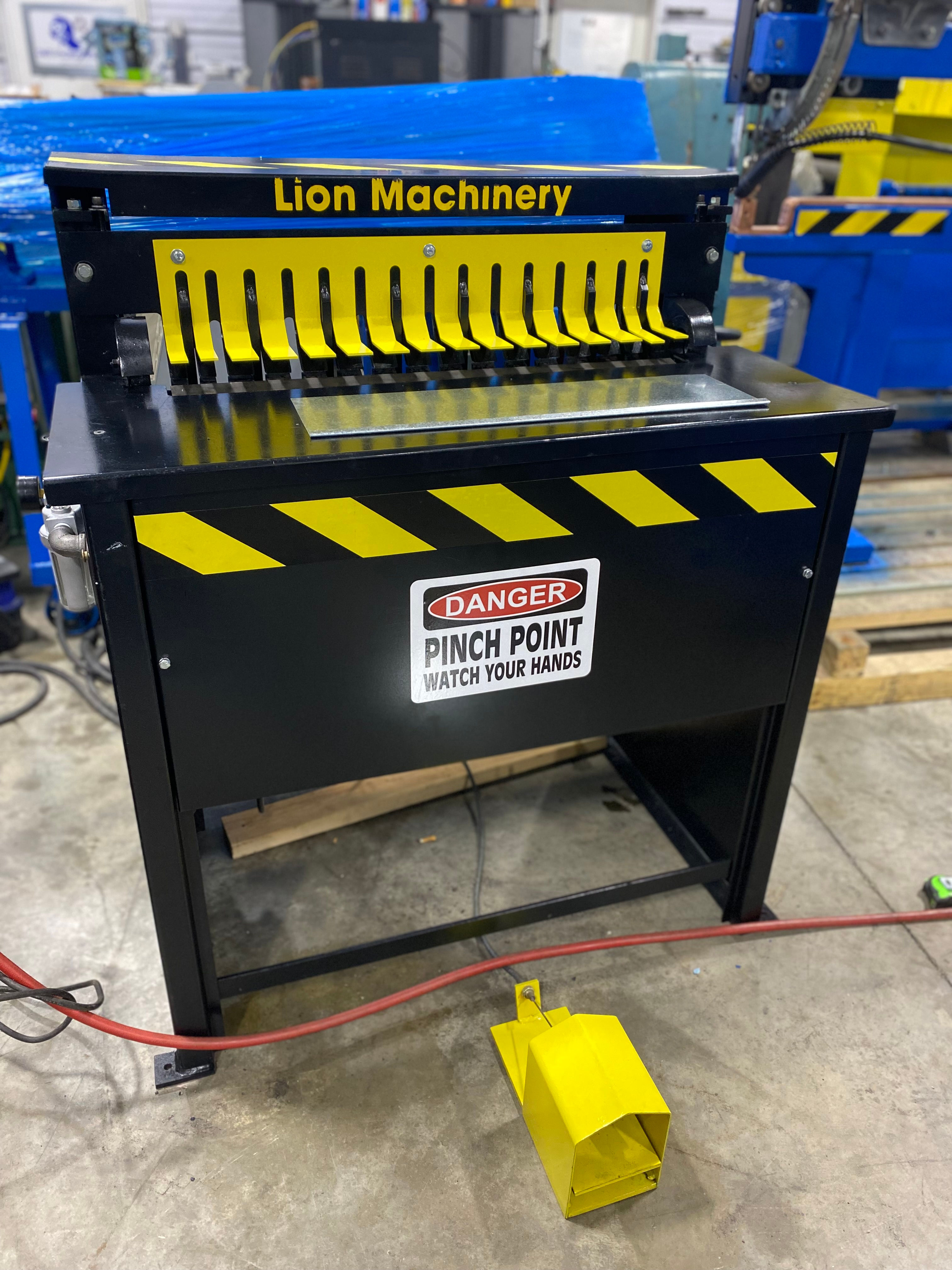 Lion Cleat Bender
