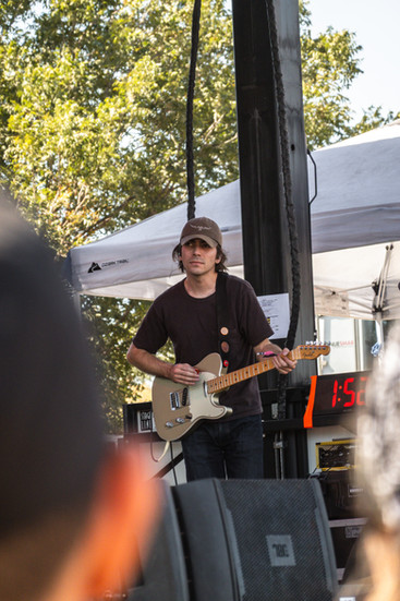 Salort’s emotionally raw music speaks to themes of heartbreaks and growth.