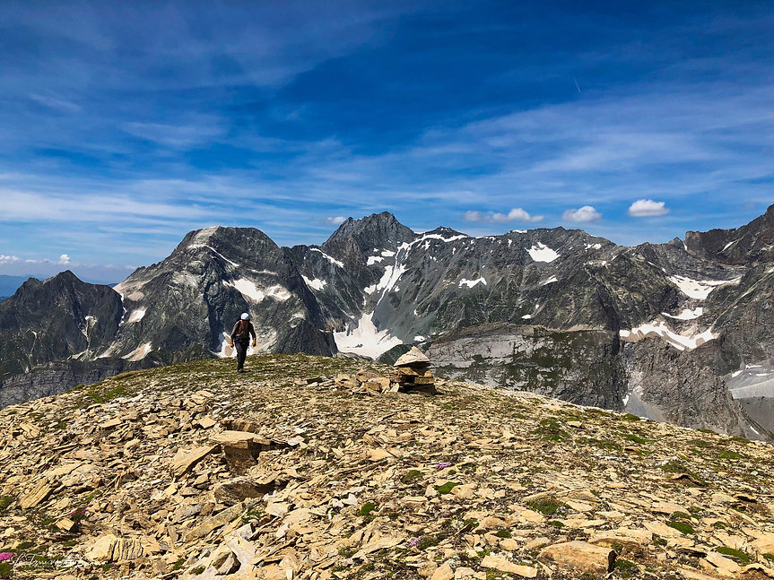 Arrivée au sommet des ochers du Gé,épy (Vanoise, Savoie)