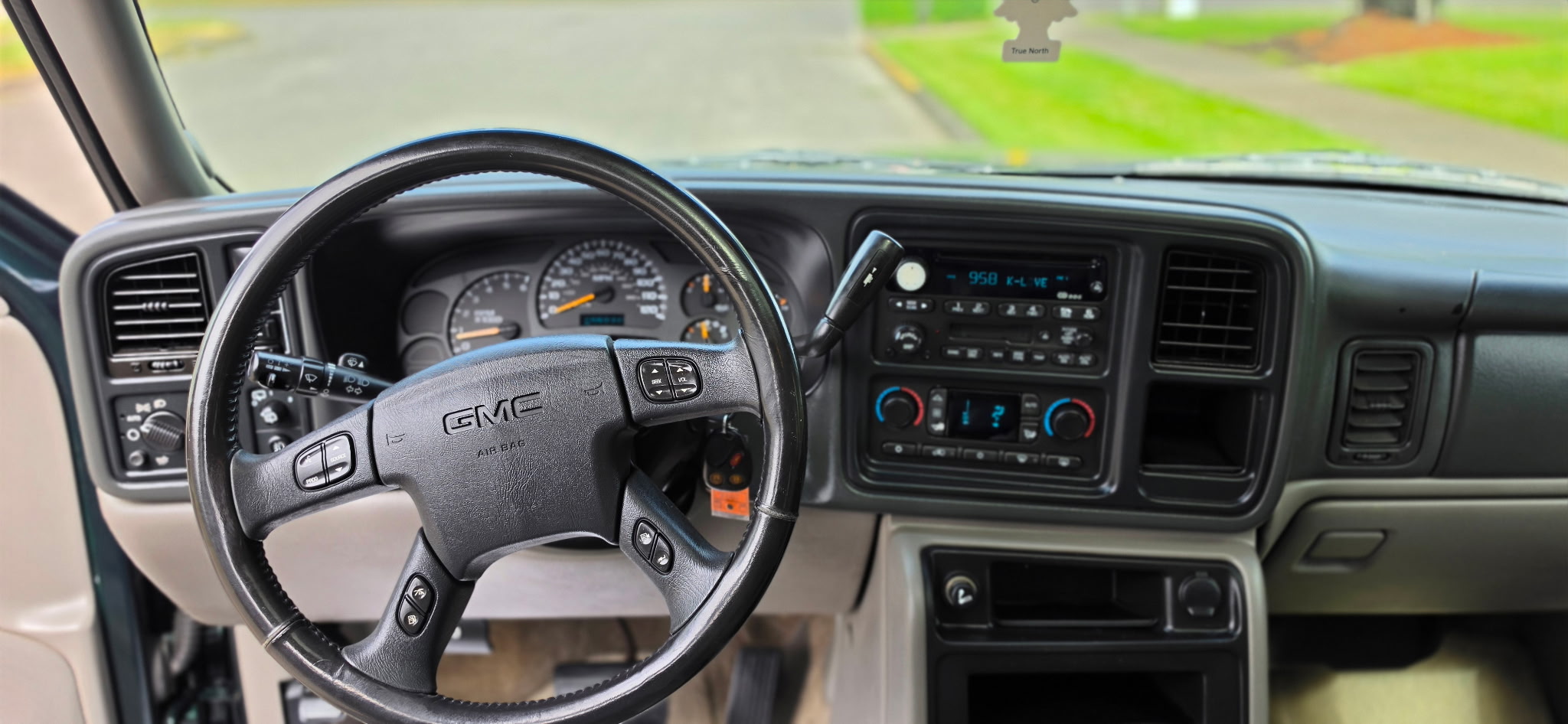 2003 GMC Yukon SLE - Photo 12