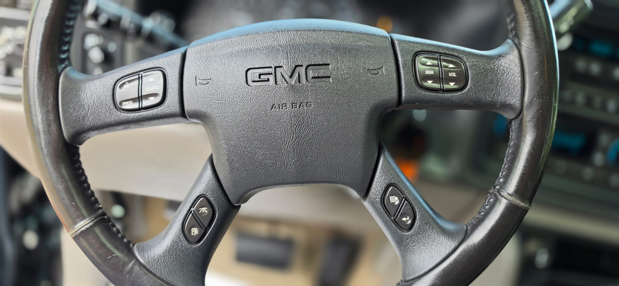 2003 GMC Yukon SLE - Photo 13