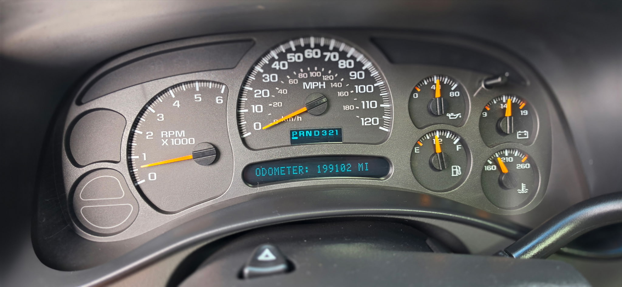 2003 GMC Yukon SLE - Photo 9