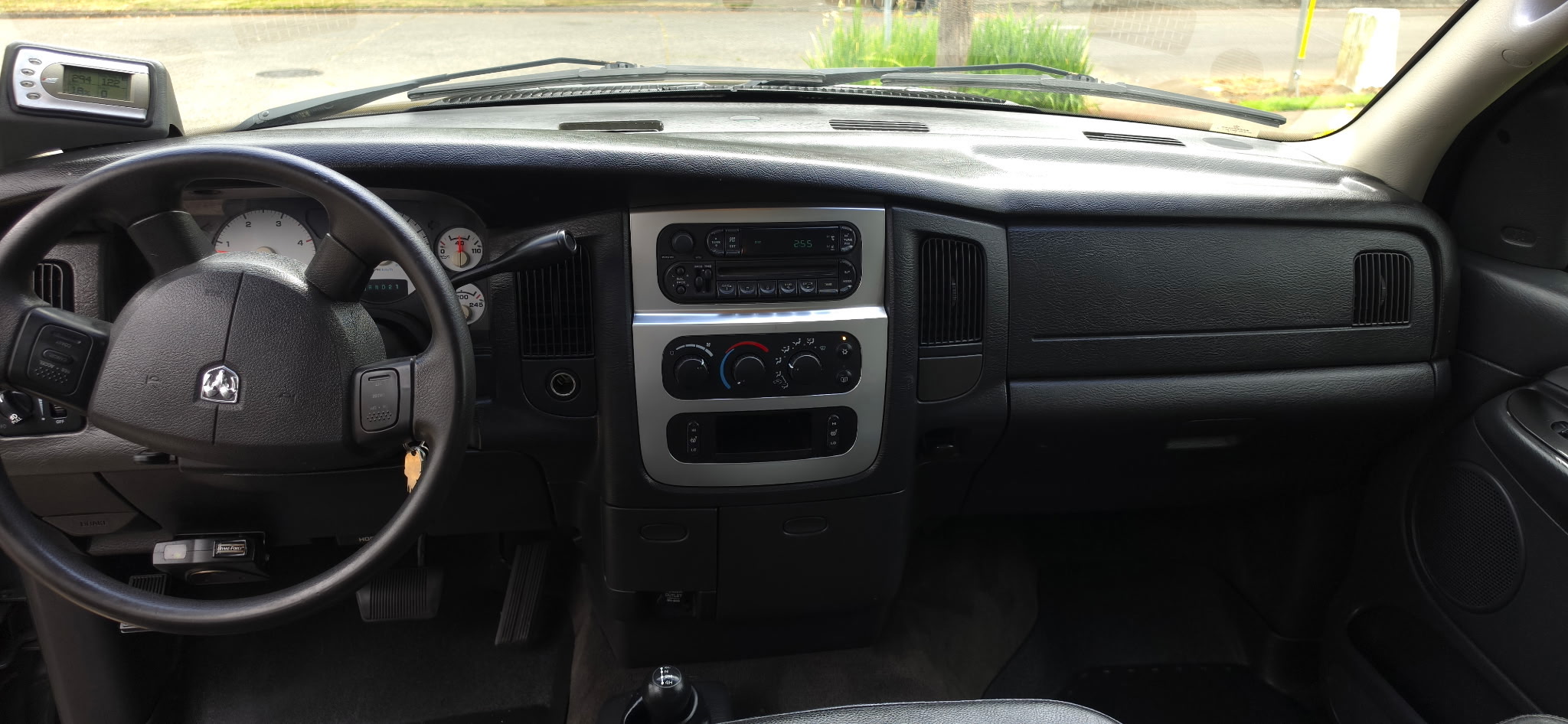 2004 Dodge Ram 2500 Pickup SLT - Photo 9