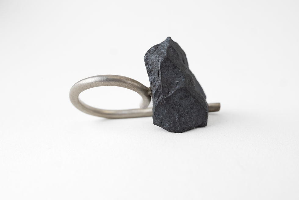 Miniatura: MAYUMI OKUYAMA | Anel Pássaro Cinza II