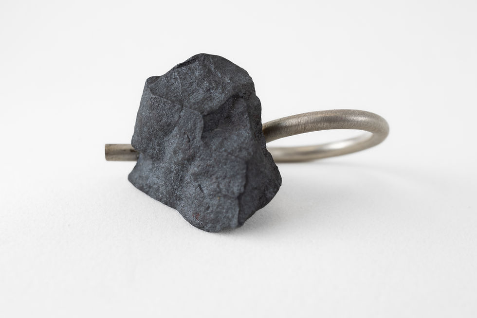 Miniatura: MAYUMI OKUYAMA | Anel Pássaro Cinza II