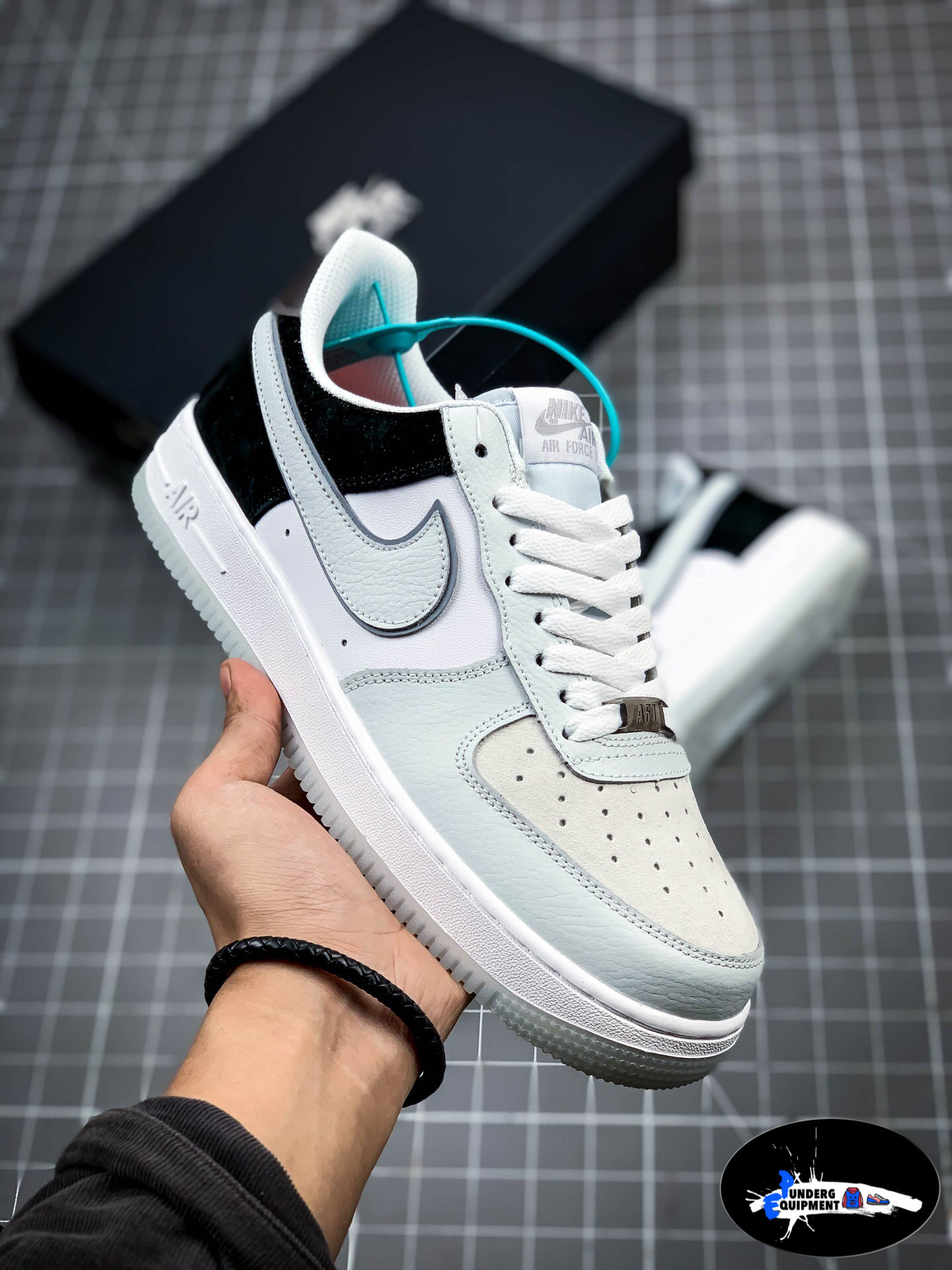 Nike Air Force 1 '07 LV8