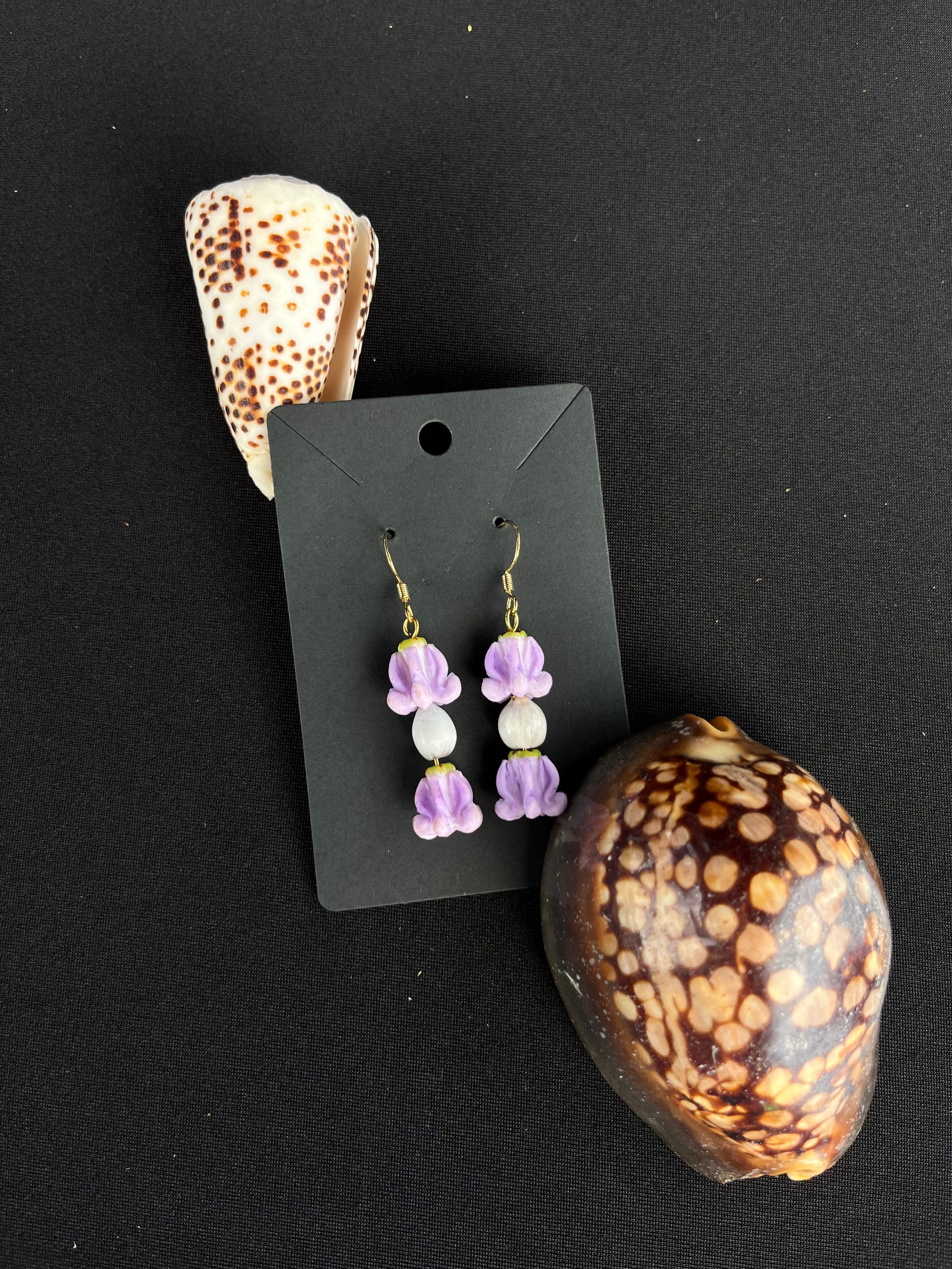 crown flower and jobe tears 