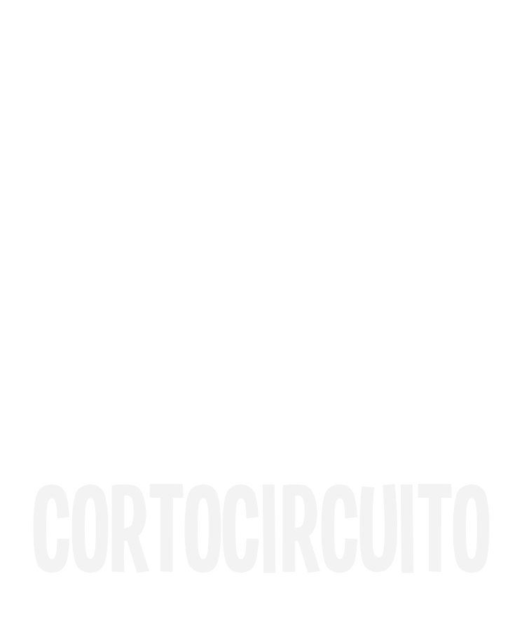 CORTO CIRCUITO VERTICAL WHITE.png