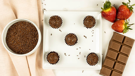Brigadeiros com Morangos