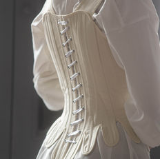 Handmade historical 18th century stays Corset - historical corsets - historical garments handmade in Berlin- historical fashion - cream cotton rococo corset with binding - georgian era