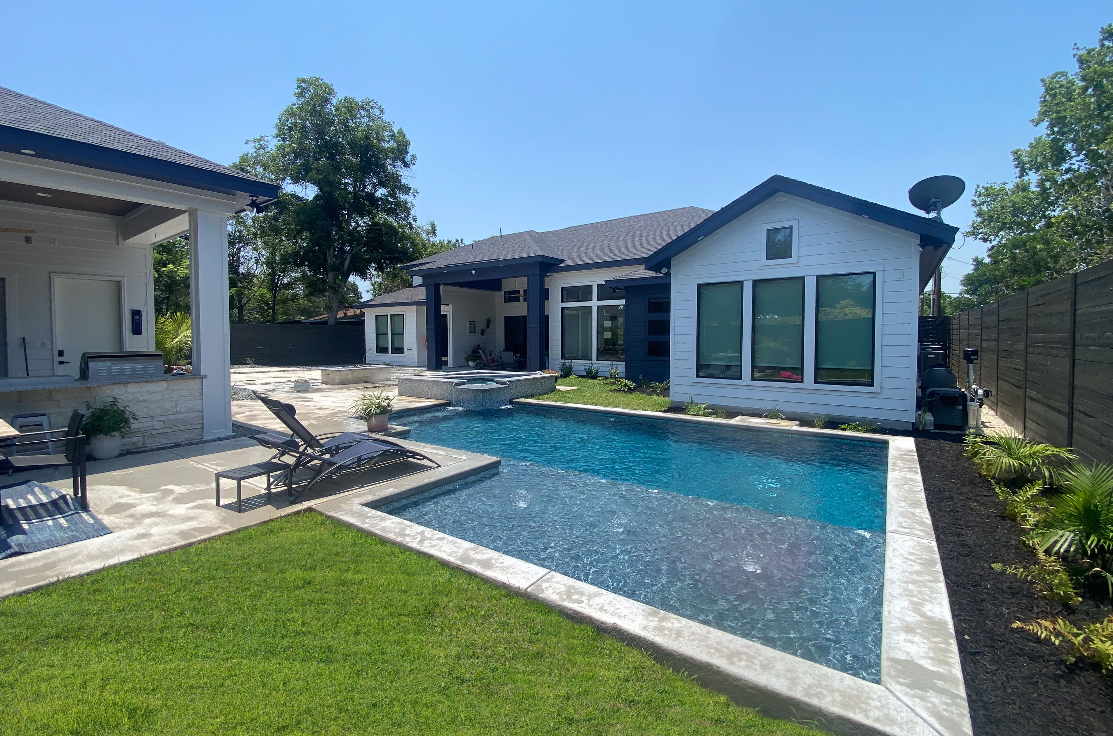 Pool Color: Barbados Blue; Tile: Starburst - Silver