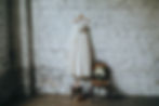 Kleid an der Wand