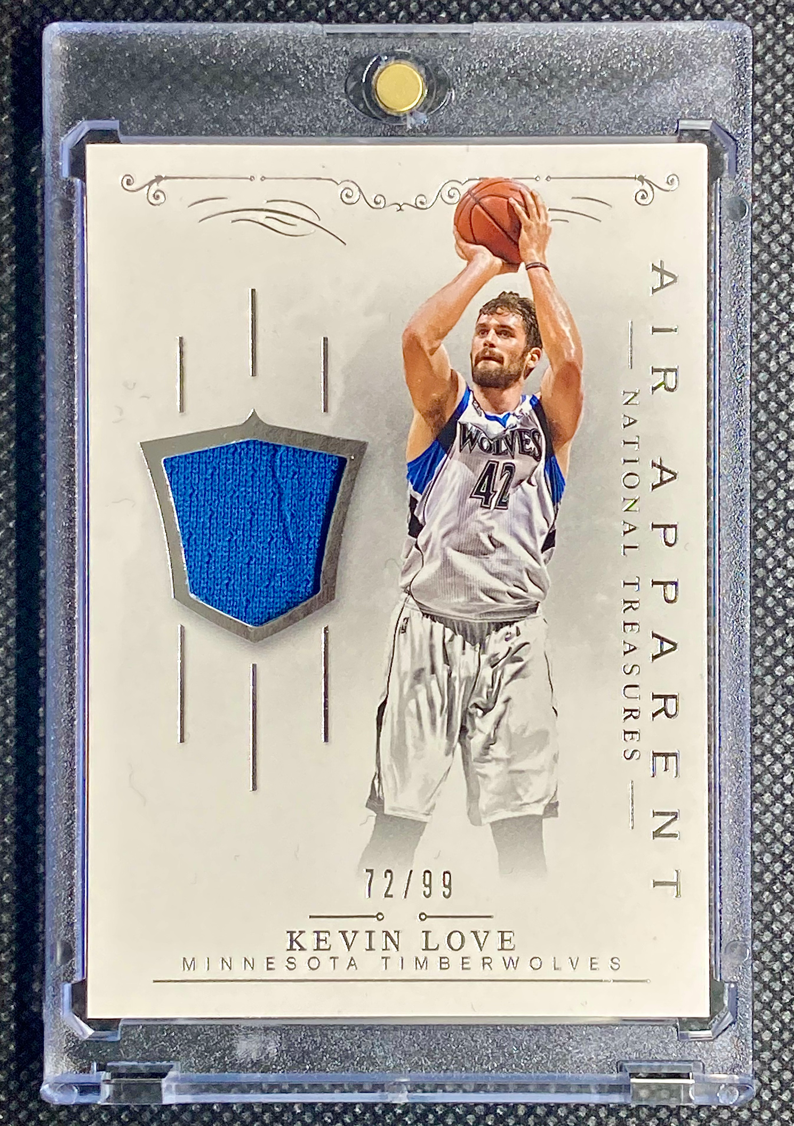 KEVIN LOVE - National Treasures Air Apparent Game-Worn Jersey #/99