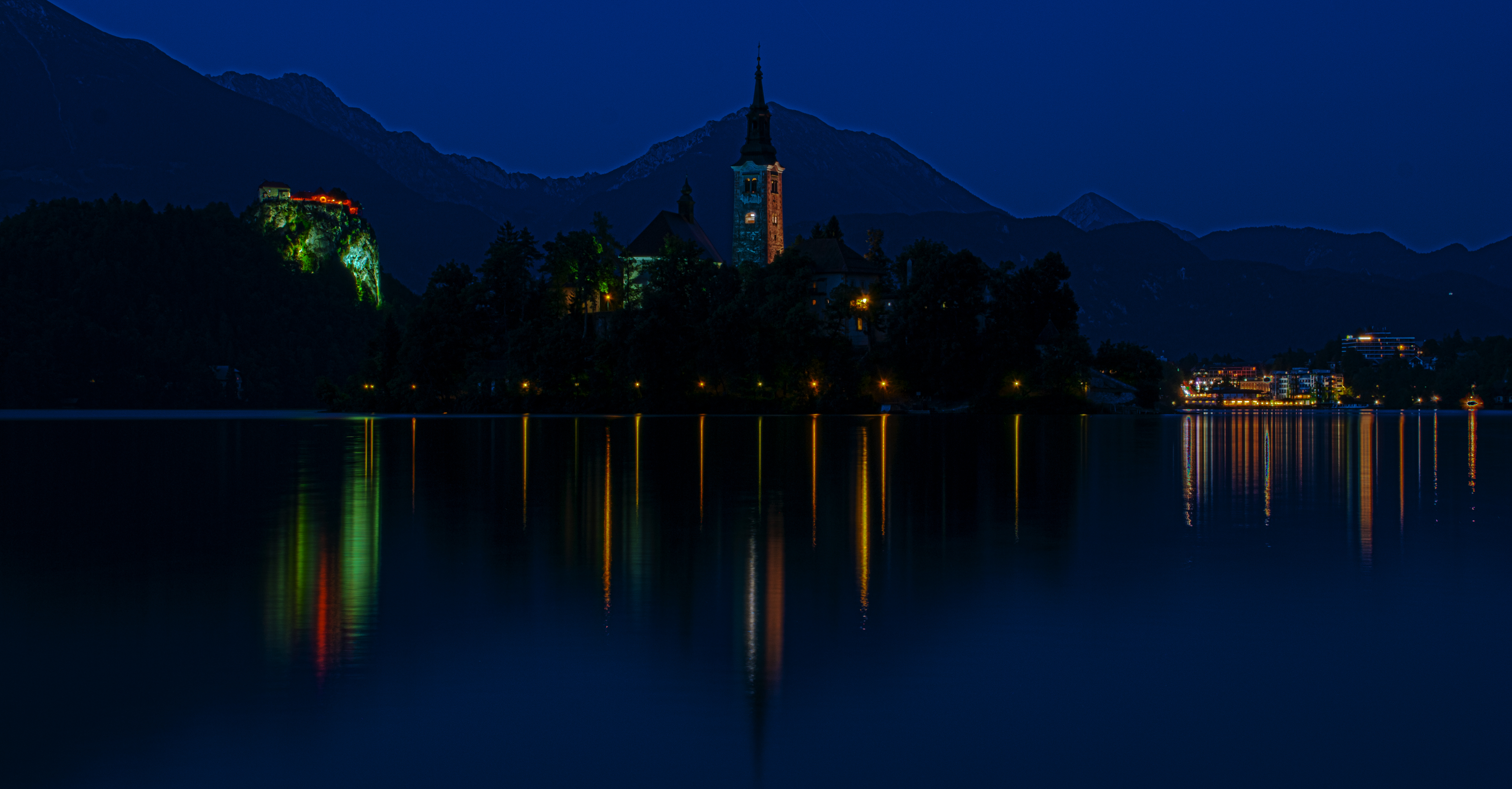 lake_HDR2_panorama1.jpg