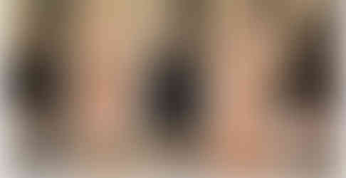 2026 couture modasının en çarpıcı silüetleri: mimari hatlara sahip heykelsi elbiseler, modern metalik yüzeyler, transparan detaylar ve mat altın tonlarının birleşimi. Bu koleksiyon, geleceğin yüksek moda anlayışını temsil eden yapılandırılmış volümler, keskin çizgiler ve sanatsal işçilikle yeni sezona yön veriyor.