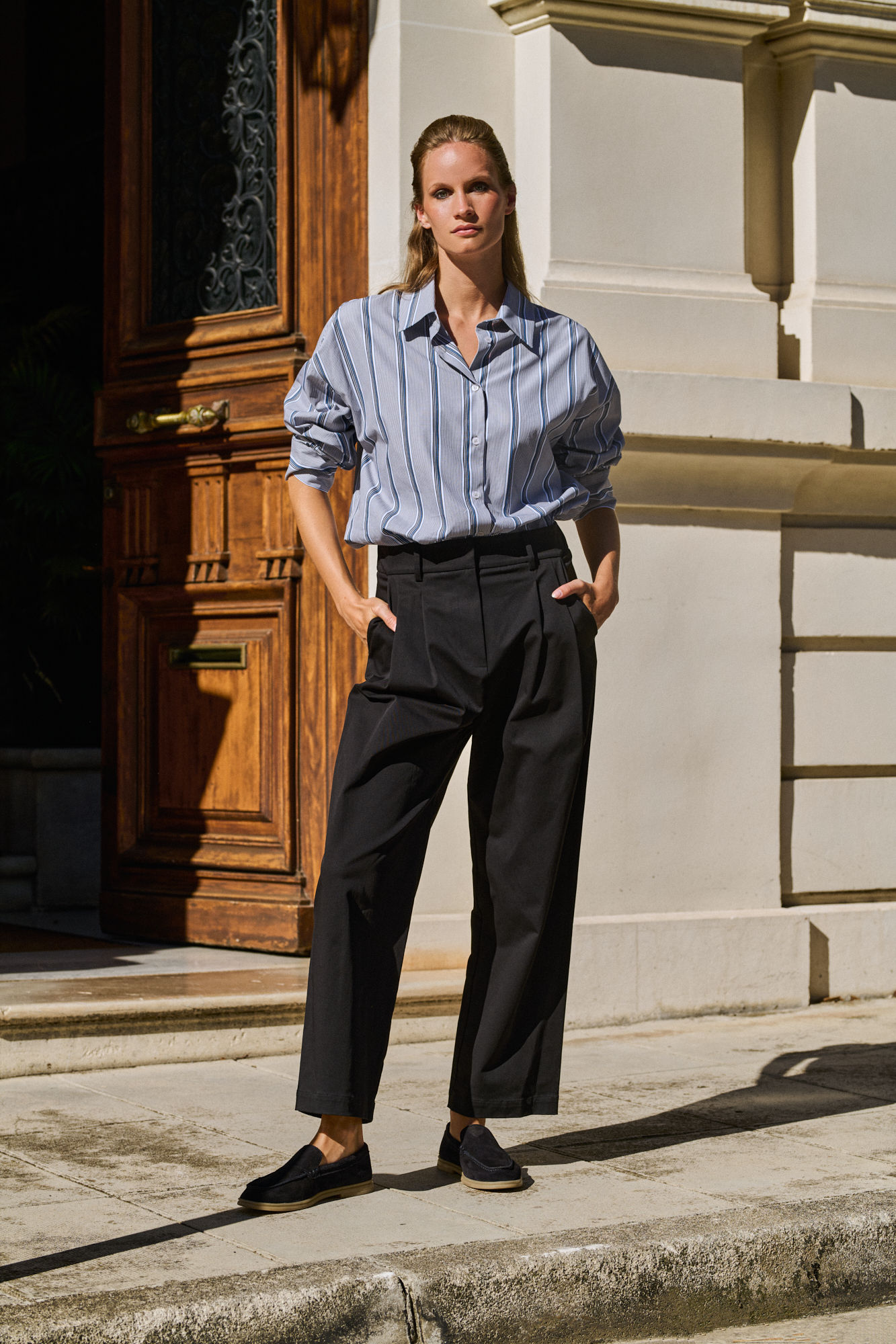 Pensli Önü Pilili Rahat Kesim Siyah Pantolon