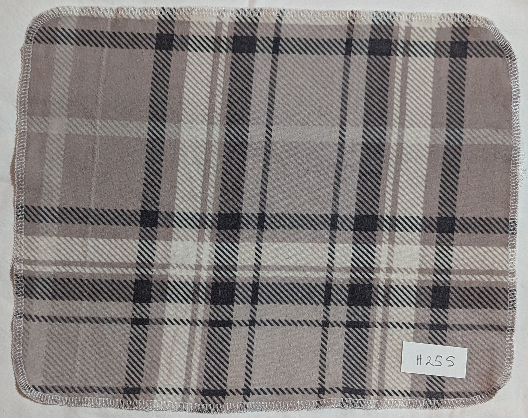 H255 - Roll of 16 towels 