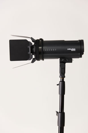 Studio photo Finistère à louer, coupe flux pour contrôle optimal de la lumière.