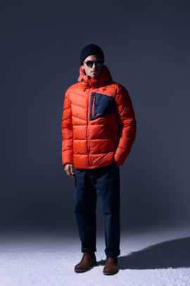 Shooting photo Bermudes été par photographe outdoor, tenue légère en studio