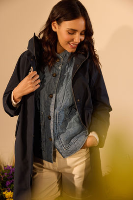 Shooting photo en studio, collection hiver Bermudes isolante par photographe outdoor