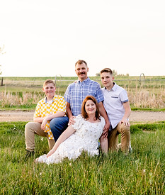 Takisha Brinkerhoff Photography Twin Falls Idaho Photographer Burley Idaho Photographer Family Photographer Senior Photographer Extended Family Photographer Maternity Photographer Engagement Photographer Lifestyle Photographer Twin Falls Idaho Burley Idaho Heyburn Idaho Hansen Idaho Murtaugh Idaho Buhl Idaho Declo Idaho Kimberly Idaho Milner Dam Outdoor family photographer family photographer Idaho Mountains