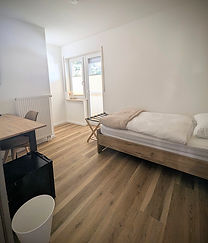 Einzelzimmer mit Balkon