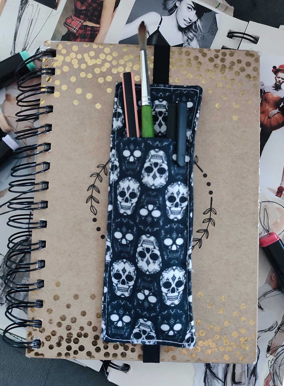 Libro Lesezeichen/Stiftehalter