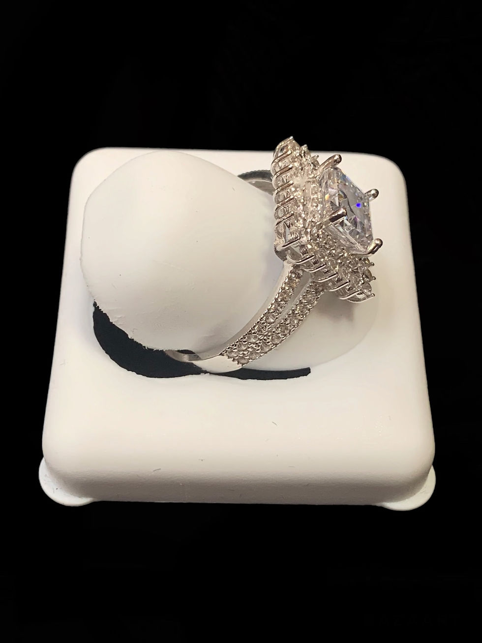 Miniatura: Engagement ring 1 Single with multi Stone Ring Gold 10k