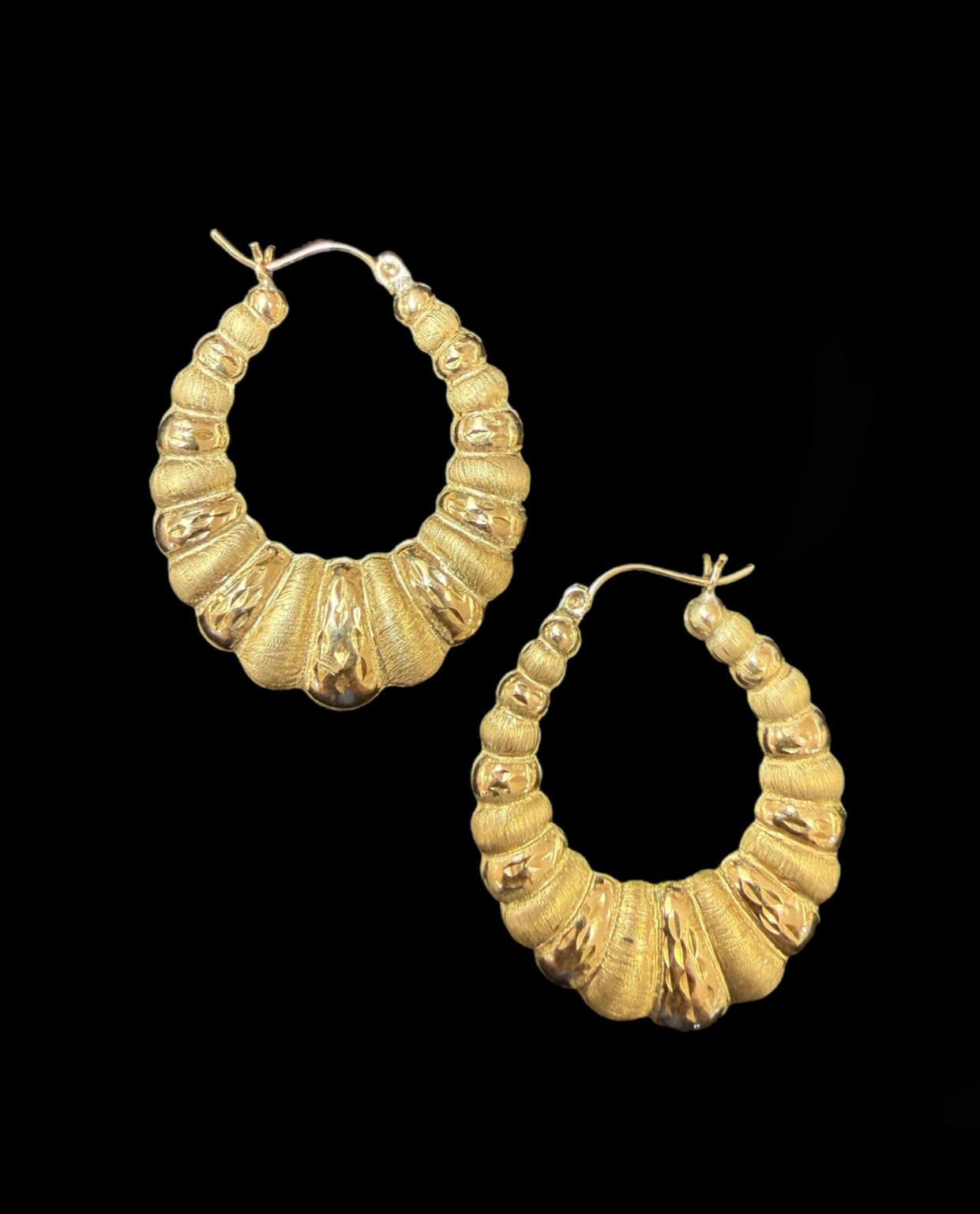 Shrimp Hoop Earring Gold 10k