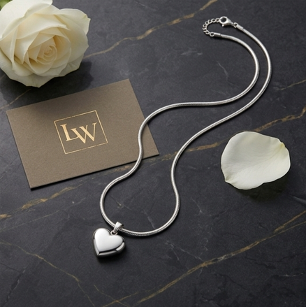 LW Delicate Solid Heart Pendant Necklace