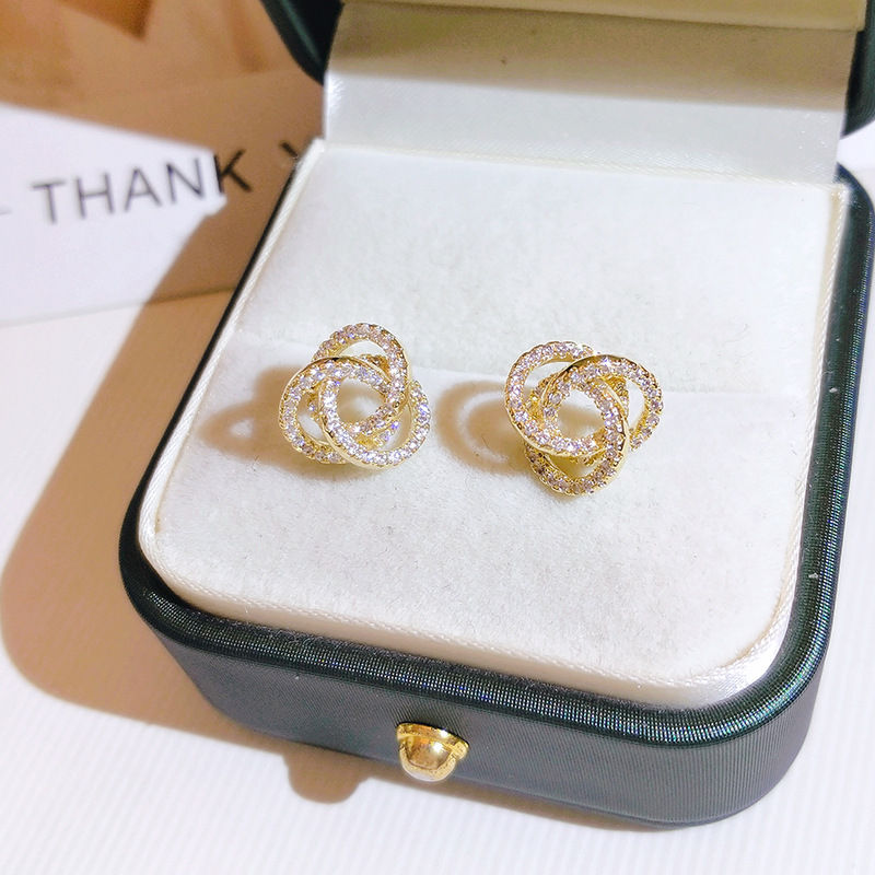 LW Signature 18K Gold Camellia Series Stud Earrings ✨