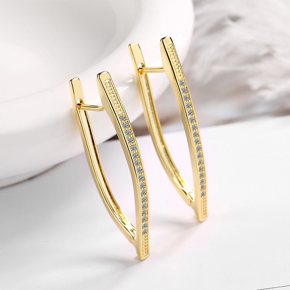 LW Signature 18K Gold & Diamond Stud Earrings āØ