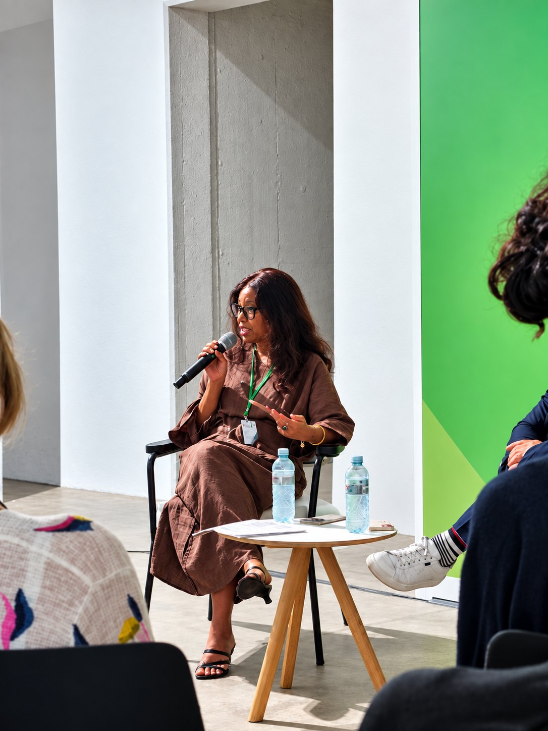 Tallulah Patricia Bär moderating the panel at VOLTA Basel