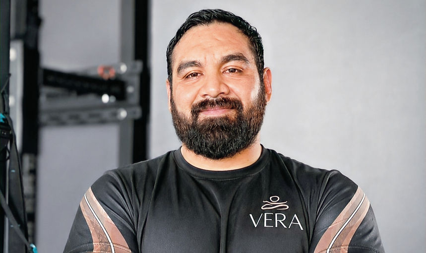 coach Ulises_edited_edited_edited.jpg