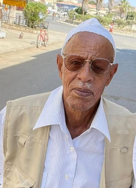 ببالغ الأسى وعميق الحزن، تلقّيت نبأ وفاة المغفور له بإذن الله الأستاذ الجليل، والوطني الغيور، والمربّي الفاضل، الأستاذ عثمان محمد نور كيكيا،