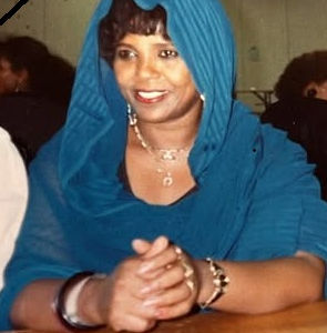 انتقلت الى رحاب الله السيدة الفاضلة بالمانيا عرفات سعد ارملة المرحوم المحامي محمود ابراهيم هنقلا، شقيق المعروف الشهيد البطل ادريس ابراهيم هنقلا