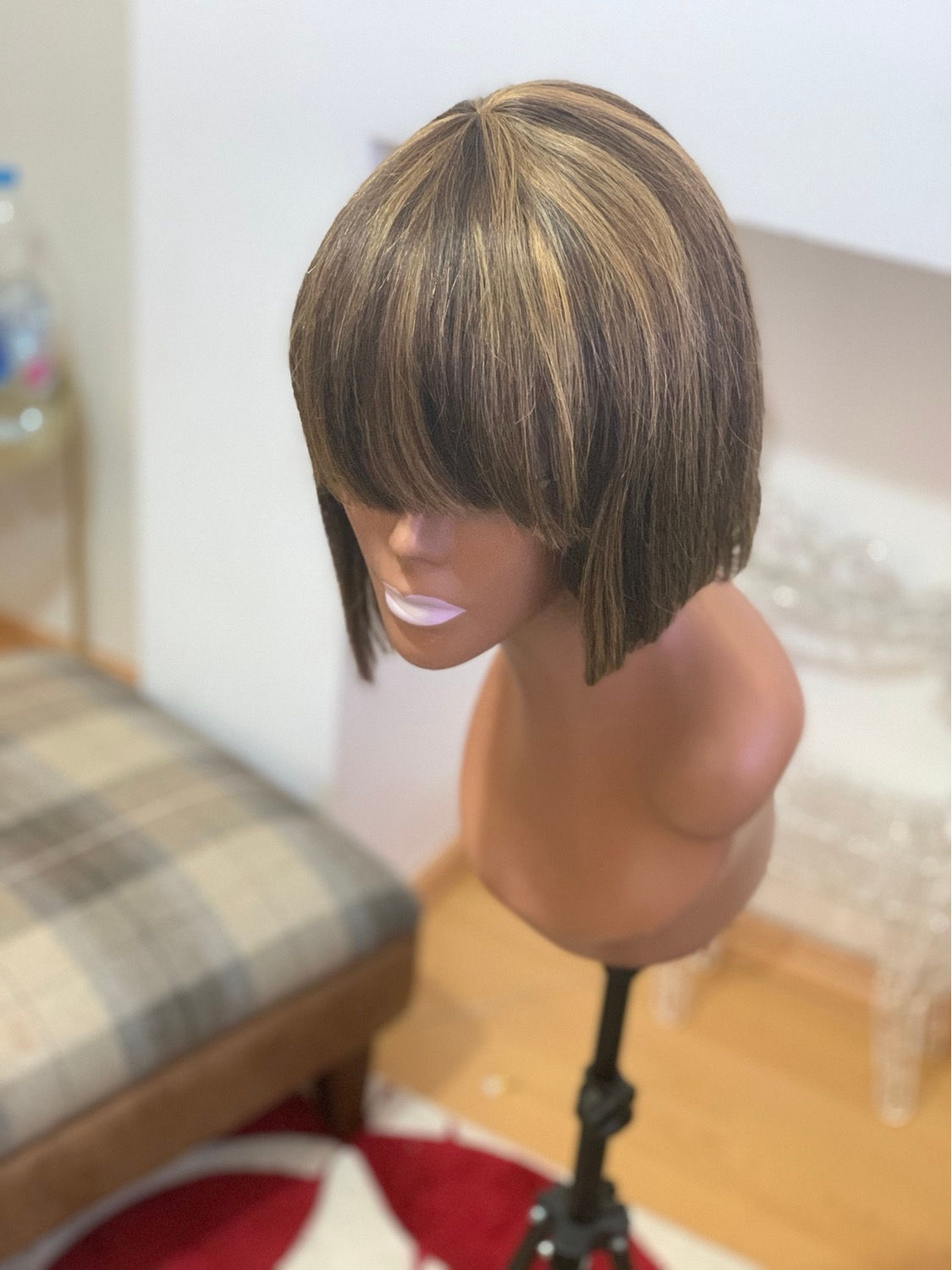 Ombré 1b27 bob with bangs , 8 inches  , 180 % density 