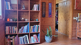 


להשכרה בבני יהודה , בית מהמם ושמור, 6 חדרים, 150 מטר בנוי, מותאם למשפחה, היושב על דונם. 
בית משפחה נהדר, מטבח מפנק ומסודר, שני שירותים, אחד כולל אמבטיה, מיזוג, 2 חניות צמודות, מרפסת מקורה, גינה גדולה ומטופחת עם עצי פרי מניבים עם השקיה ממוחשבת וגן ירק.
מקלט בחצר.

6,800 ש"ח לא כולל חשבונות

לפרטים: 
רונדה 052-298-5416 



 






להשכרה בבני יהודה , בית מהמם ושמור, 6 חדרים, 150 מטר בנוי, מותאם למשפחה, היושב על דונם. 
בית משפחה נהדר, מטבח מפנק ומסודר, שני שירותים, אחד כולל אמבטיה, מיזוג, 2 חניות צמודות, מרפסת מקורה, גינה גדולה ומטופחת עם עצי פרי מניבים עם השקיה ממוחשבת וגן ירק.
מקלט בחצר.

6,800 ש"ח לא כולל חשבונות

לפרטים: 
רונדה 052-298-5416 



 



