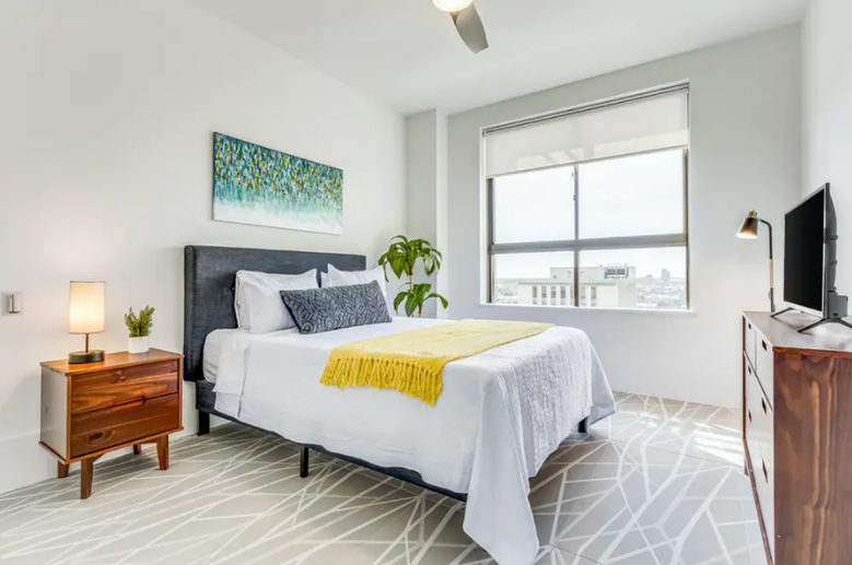 Vacasa bedroom 905.png