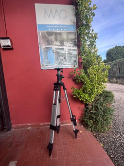 tripode treppiede laser