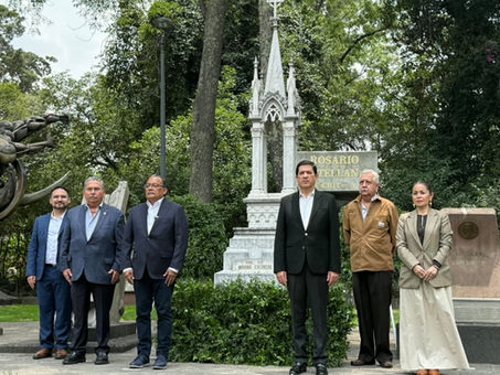 Rinde 4T Norteña guardia de honor a Mariano Escobedo en CDMX