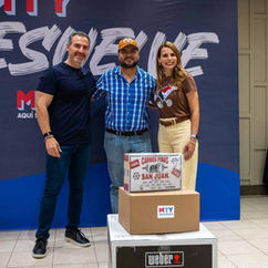 Celebra alcalde y su esposa el Día del Padre con entrega de asadores a familias