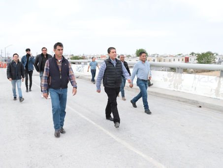 Da Paco Treviño última supervisión a obras en el "Puente Loco"