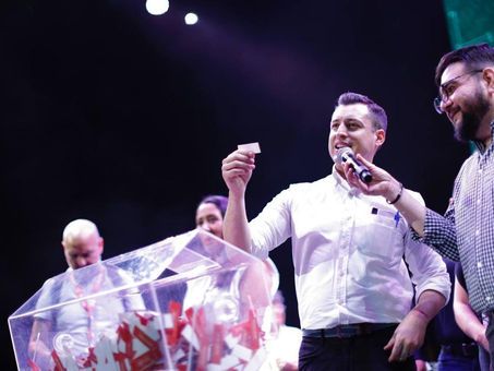 Reconoce, festeja y premia Gobierno de Monterrey labor del magisterio