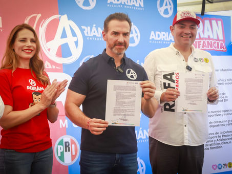 Firma Adrián de la Garza Pacto por la Primera Infancia