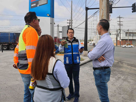 Inspecciona Daniel Carrillo trabajos de CFE en Av. Diego Díaz de Berlanga