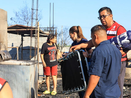 Brinda Gobierno de Monterrey apoyo inmediato a afectados por incendio en Colonia San Martín