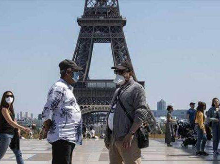 PARÍS ENTRA EN ALERTA MÁXIMA POR AUMENTO DE CASOS DE COVID-19